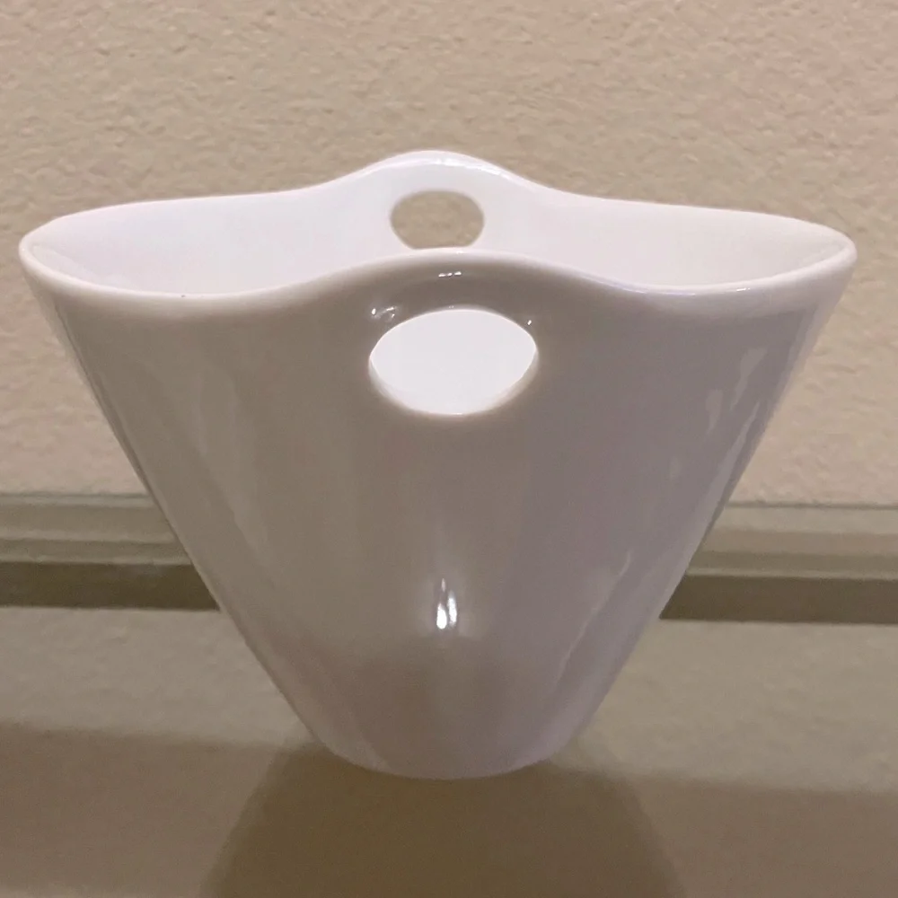Crate & Barrel Claire Cone Shaped Ramen Noodle / Rice Sushi / Soup / Snack Bowls